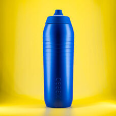 KEEGO Cycle, Sportflasche & Bidon, Stück, mit EasyClean Cap, 750 ml, Generation 04, Aussenhülle aus Recycling Material, made in Austria, ELECTRIC BLUE - blau